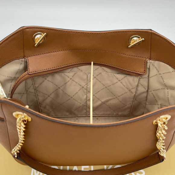 Michael Kors LG Chain Tote & Trifold Wallet - Picture 9 of 13